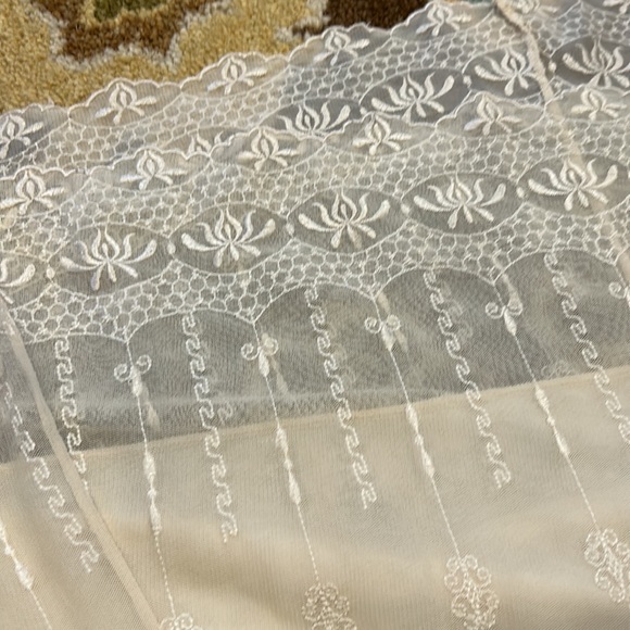 Long Beautiful Skirt! - Picture 3 of 4